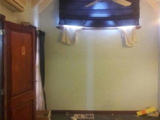 Foto 10 de VENTA DE EXCELENTE CASA DE 381 M2 CON PISCINA Y QUINCHO EN CENTRO DE PTE DERQUI - A REFACCIONAR