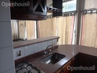 Foto 25 de VENTA DE EXCELENTE CASA DE 381 M2 CON PISCINA Y QUINCHO EN CENTRO DE PTE DERQUI - A REFACCIONAR