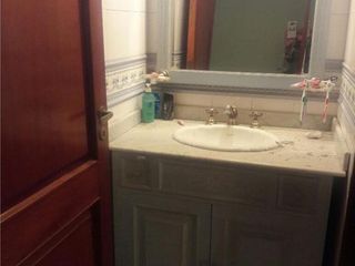 Foto 12 de VENTA DE EXCELENTE CASA DE 381 M2 CON PISCINA Y QUINCHO EN CENTRO DE PTE DERQUI - A REFACCIONAR