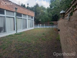 Foto 20 de VENTA DE EXCELENTE CASA DE 381 M2 CON PISCINA Y QUINCHO EN CENTRO DE PTE DERQUI - A REFACCIONAR