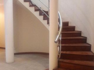 Foto 7 de VENTA DE EXCELENTE CASA DE 381 M2 CON PISCINA Y QUINCHO EN CENTRO DE PTE DERQUI - A REFACCIONAR
