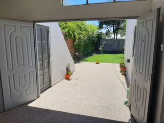 Foto 18 de Casa en venta - 3 dormitorios 2 baños - Cochera - 144mts2 - Villa Elvira