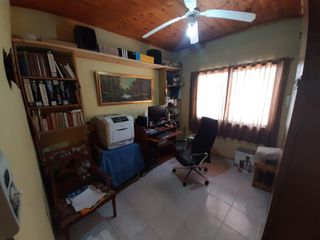 Foto 29 de Casa en venta - 3 dormitorios 2 baños - Cochera - 144mts2 - Villa Elvira