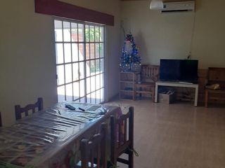 Foto 23 de Casa en venta - 3 dormitorios 2 baños - Cochera - 144mts2 - Villa Elvira
