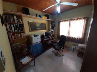 Foto 7 de Casa en venta - 3 dormitorios 2 baños - Cochera - 144mts2 - Villa Elvira