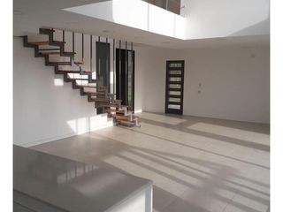 Foto 34 de Casa en venta - 3 dormitorios 3 baños - Cochera - 1050mts2 - Haras del Sur III, La Plata