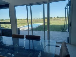 Foto 43 de Casa en venta - 3 dormitorios 3 baños - Cochera - 1050mts2 - Haras del Sur III, La Plata