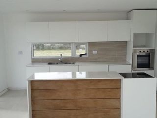 Foto 27 de Casa en venta - 3 dormitorios 3 baños - Cochera - 1050mts2 - Haras del Sur III, La Plata