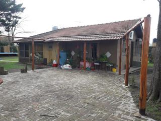 Foto 1 de Casa en venta - 2 dormitorios - 150 mts2 -Lote 629 mts 2   - Centro Agricola El Pato