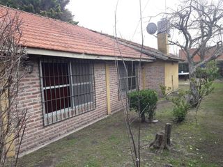 Foto 4 de Casa en venta - 2 dormitorios - 150 mts2 -Lote 629 mts 2   - Centro Agricola El Pato