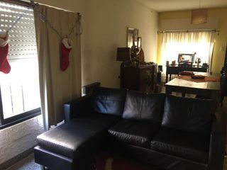 Foto 10 de Casa en venta - 2 dormitorios 1 baño - Cocheras - 400 mts2 - Melchor Romero