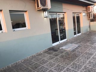 Foto 37 de Casa en venta - 3 dormitorios 2 baños 1 pileta 1 cochera - 230mts2 - Los Hornos