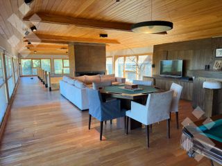 Foto 2 de VENTA CASA 4 DORMITORIOS - CHAPELCO GOLF - SAN MARTIN DE LOS ANDES