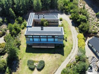 Foto 1 de VENTA CASA 4 DORMITORIOS - CHAPELCO GOLF - SAN MARTIN DE LOS ANDES
