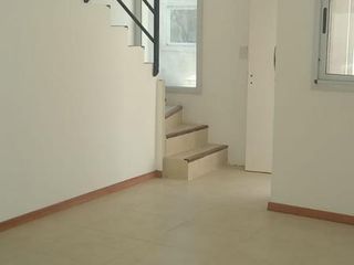 Foto 13 de Dúplex en venta - 2 Dormitorios 1 Baño - Cochera - 83 mts2 - Los Hornos, La Plata