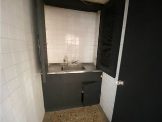 Foto 3 de SE VENDE O ARRIENDA OFICINA CON UBICACIÓN CENTRAL, SANTA MARTA