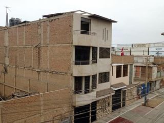 Foto 15 de Se Vende Casa De Tres Pisos Frente Al Terminal Pesquero