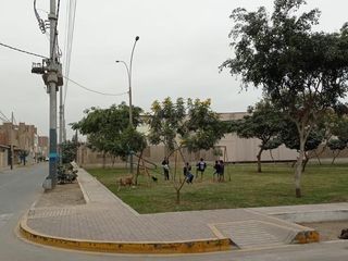 Foto 12 de Se Vende Casa De Tres Pisos Frente Al Terminal Pesquero
