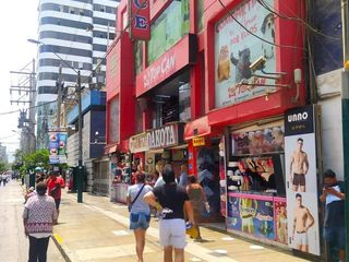 Foto 1 de VENTA DE LOCAL COMERCIAL EN GAMARRA