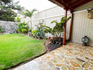 Foto 4 de CASA DE 372 m2,05 DORMITORIOS, 02 JARDINES,RICARDO ANGULO, CORPAC, SAN ISIDRO