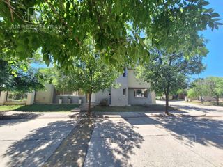Foto 1 de Casa en  Alquiler 3 dorm,3 baños,cochera doble,jardin -Altos de Manantiales-