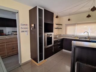 Foto 5 de Casa en  Alquiler 3 dorm,3 baños,cochera doble,jardin -Altos de Manantiales-