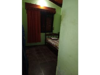 Foto 2 de Casa céntrica 4 dormitorios en La Leonesa
