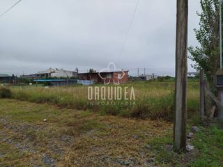 Foto 3 de Terreno / Lote en venta de 700m2 ubicado en Campo Quijano