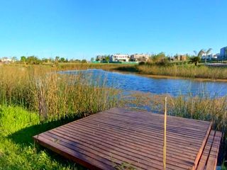 Foto 23 de Venta casa con salida al lago Naudir