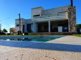 Foto 30 de Venta casa con salida al lago Naudir