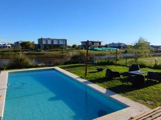 Foto 31 de Venta casa con salida al lago Naudir