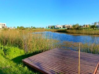 Foto 22 de Venta casa con salida al lago Naudir