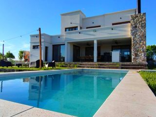 Foto 28 de Venta casa con salida al lago Naudir