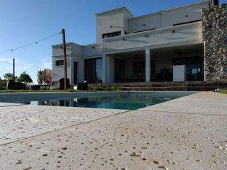 Foto 29 de Venta casa con salida al lago Naudir