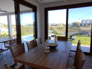 Foto 39 de Venta casa con salida al lago Naudir