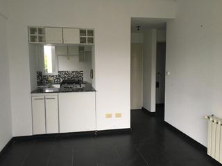Foto 3 de Departamento en venta - 1 Dormitorio 1 Baño 1 Cochera - 45Mts2 - Quilmes