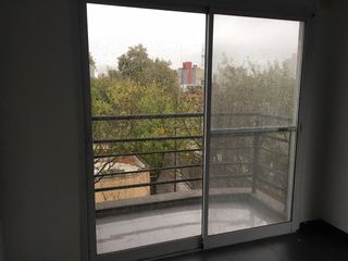 Foto 2 de Departamento en venta - 1 Dormitorio 1 Baño 1 Cochera - 45Mts2 - Quilmes
