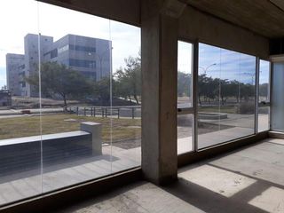 Foto 2 de Oficinas frente al aeropuerto en alquiler