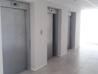 Foto 7 de Oficinas frente al aeropuerto en alquiler