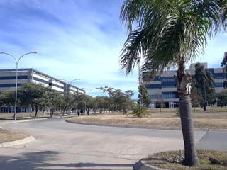 Foto 1 de Oficinas frente al aeropuerto en alquiler