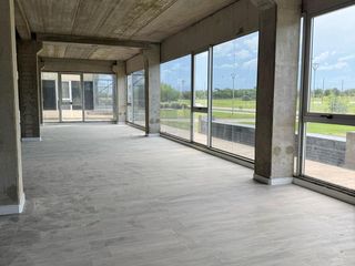 Foto 6 de Oficinas frente al aeropuerto en alquiler