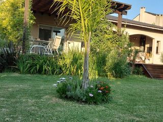 Foto 2 de Casa en  venta en Barrio Privado Alamo Alto 250.000 PG