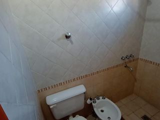 Foto 17 de Venta Casa    Depto - 5 Dormitorios - B° Inaudi