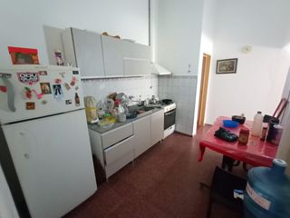 Foto 3 de Venta Casa    Depto - 5 Dormitorios - B° Inaudi