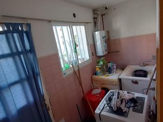 Foto 11 de Venta Casa    Depto - 5 Dormitorios - B° Inaudi