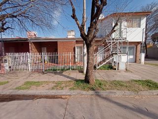 Foto 1 de Venta Casa    Depto - 5 Dormitorios - B° Inaudi
