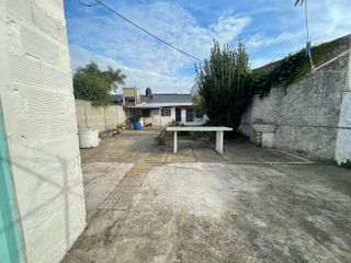 Foto 15 de Casa en venta Tolosa, 2 dormi, cochera, parque, quincho, parrilla