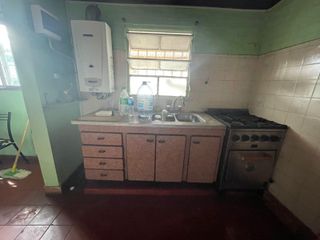 Foto 14 de Casa en venta Tolosa, 2 dormi, cochera, parque, quincho, parrilla