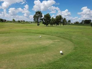 Foto 48 de Casa en venta en Barrio Golf El Canton A la Laguna PG