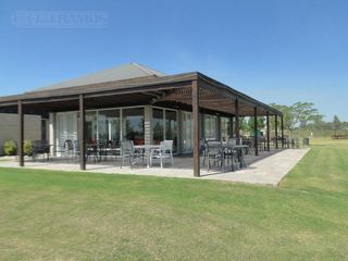 Foto 44 de Casa en venta en Barrio Golf El Canton A la Laguna PG